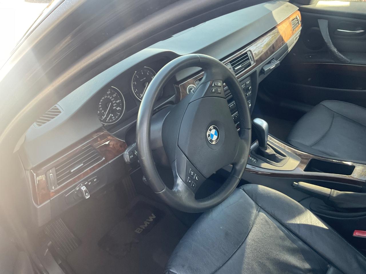 BMW 3 Series 4dr Sdn 328i xDrive AWD 2011