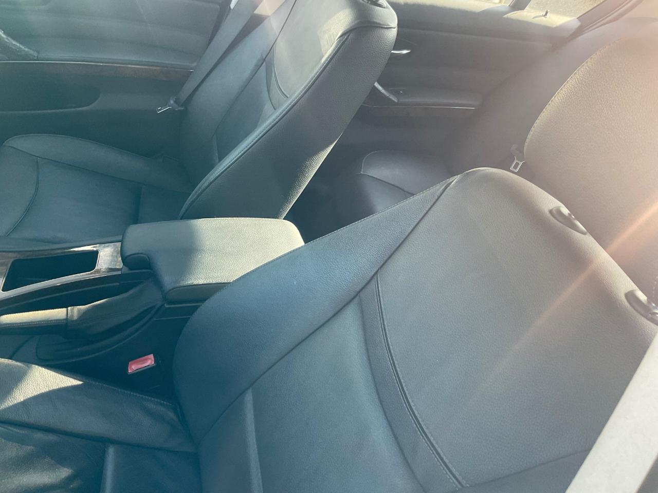 BMW 3 Series 4dr Sdn 328i xDrive AWD 2011