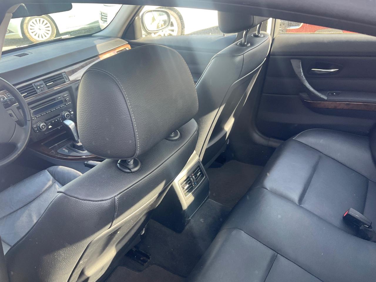 BMW 3 Series 4dr Sdn 328i xDrive AWD 2011