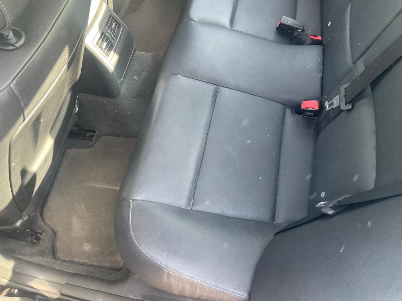 BMW 3 Series 4dr Sdn 328i xDrive AWD 2011