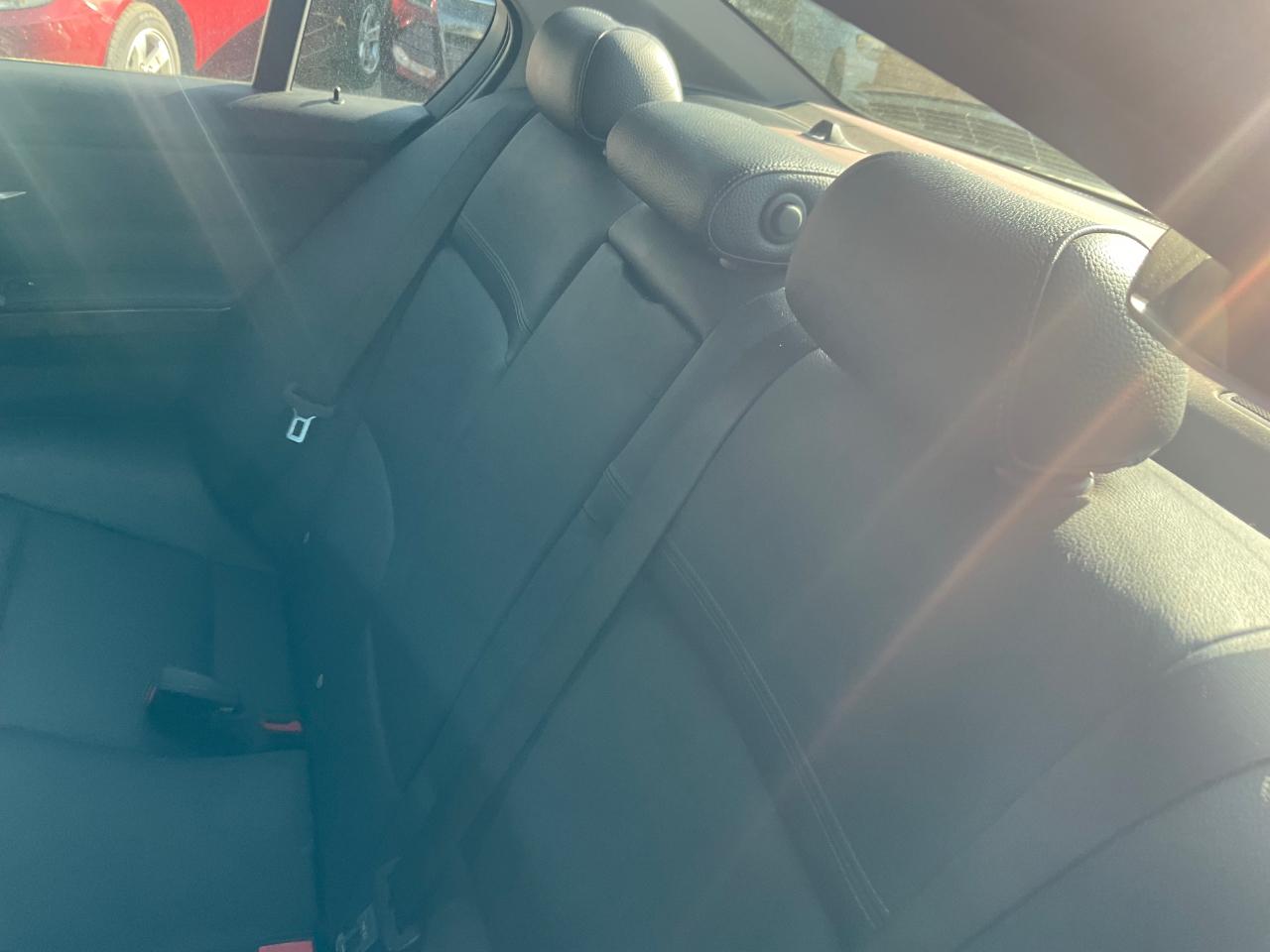 BMW 3 Series 4dr Sdn 328i xDrive AWD 2011