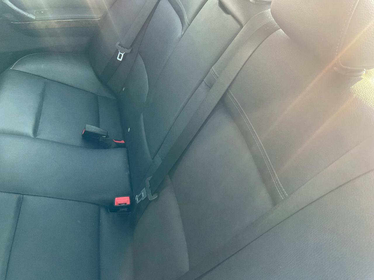 BMW 3 Series 4dr Sdn 328i xDrive AWD 2011