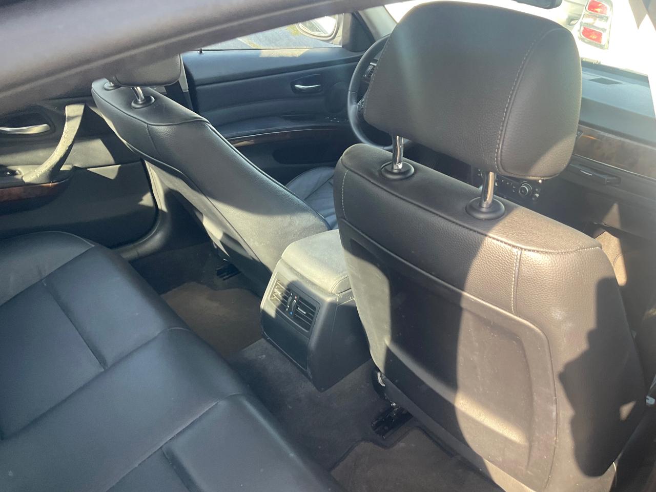 BMW 3 Series 4dr Sdn 328i xDrive AWD 2011