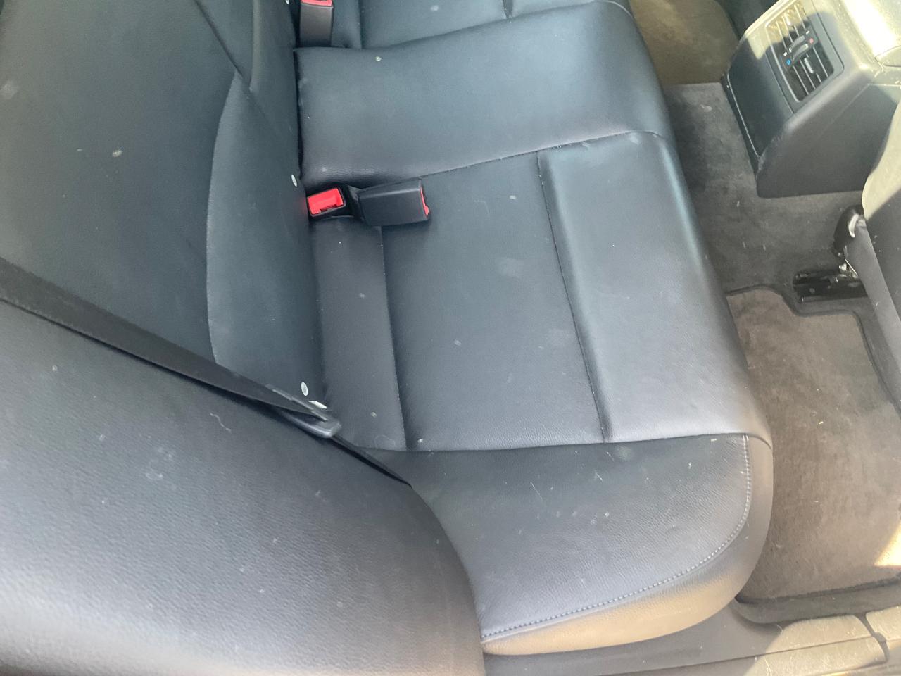 BMW 3 Series 4dr Sdn 328i xDrive AWD 2011