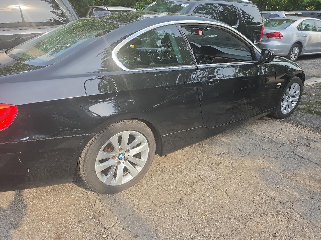 BMW 3 Series 4dr Sdn 328i xDrive AWD 2011