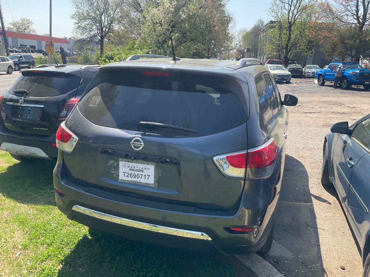 Nissan Pathfinder 2WD 4dr Platinum 2014