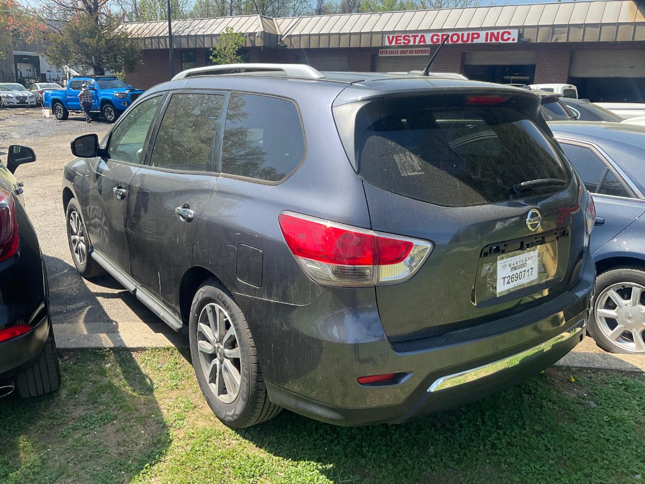 Nissan Pathfinder 2WD 4dr Platinum 2014