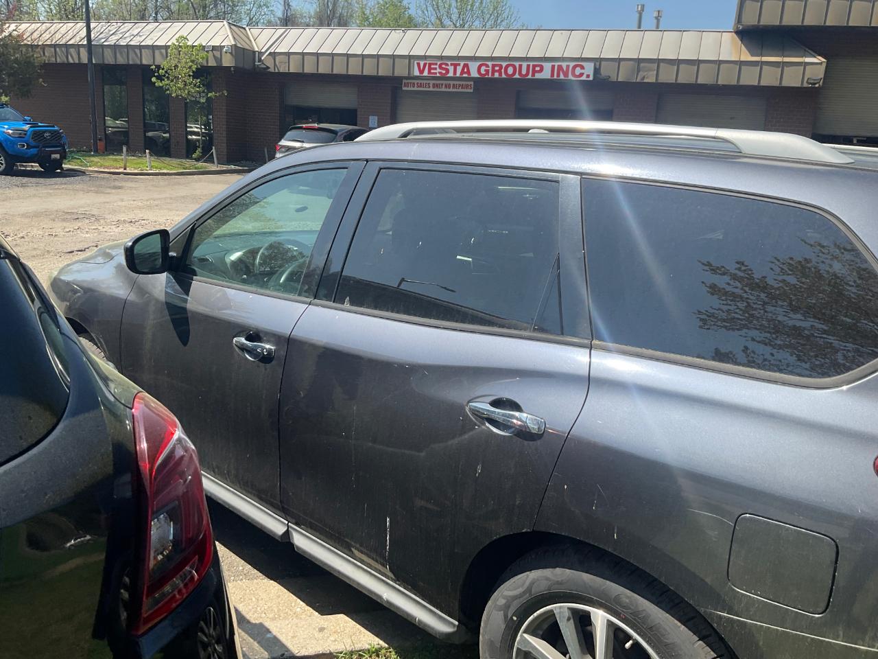 Nissan Pathfinder 2WD 4dr Platinum 2014