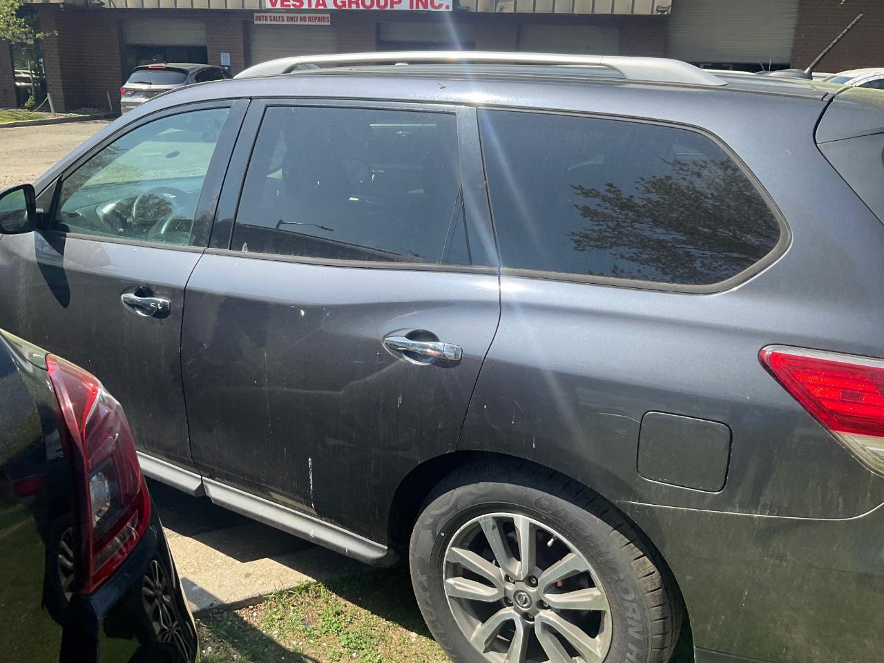 Nissan Pathfinder 2WD 4dr Platinum 2014