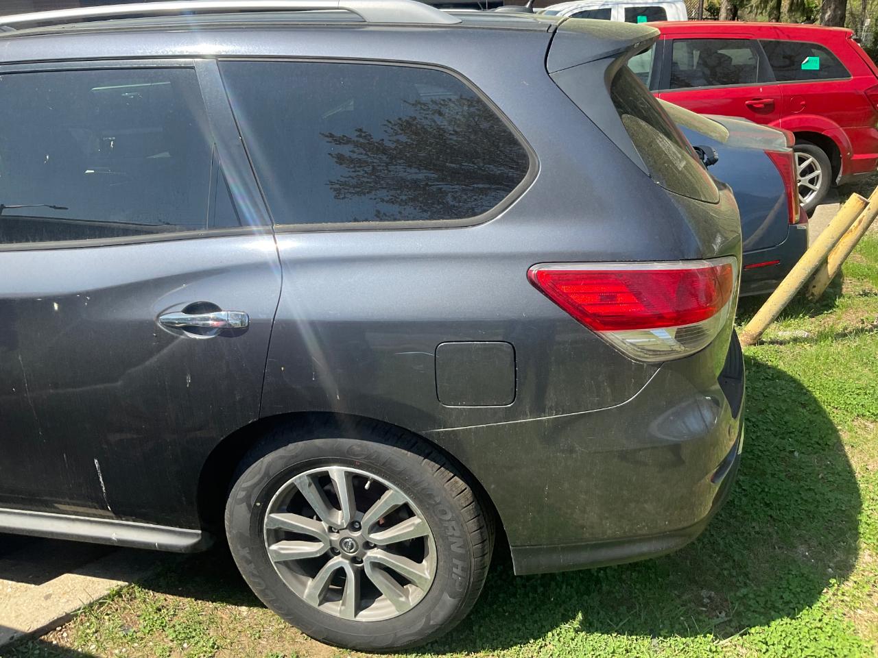 Nissan Pathfinder 2WD 4dr Platinum 2014