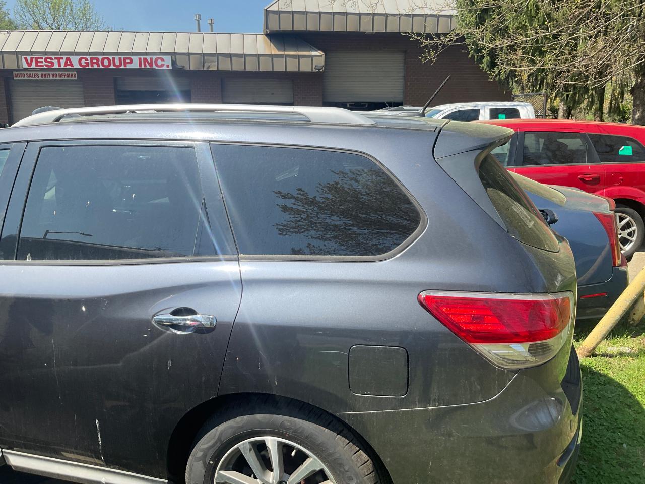 Nissan Pathfinder 2WD 4dr Platinum 2014