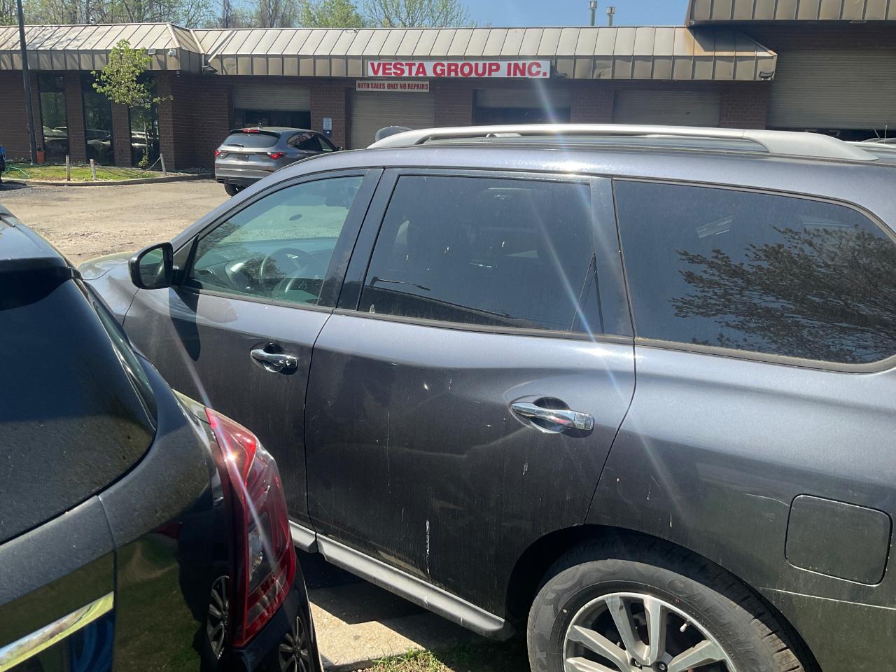 Nissan Pathfinder 2WD 4dr Platinum 2014