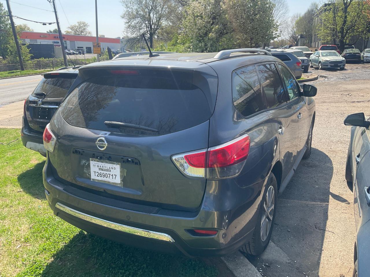 Nissan Pathfinder 2WD 4dr Platinum 2014