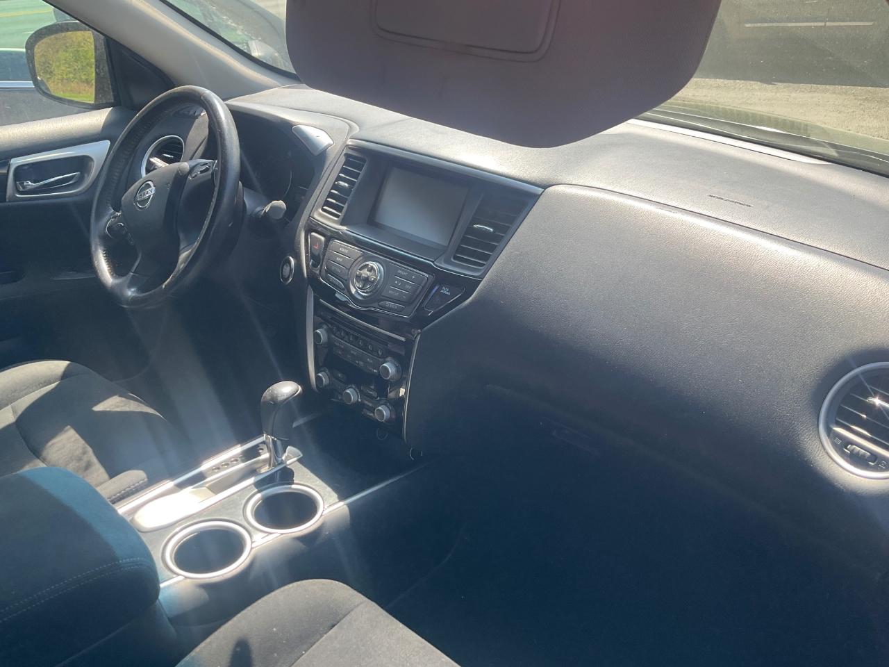 Nissan Pathfinder 2WD 4dr Platinum 2014