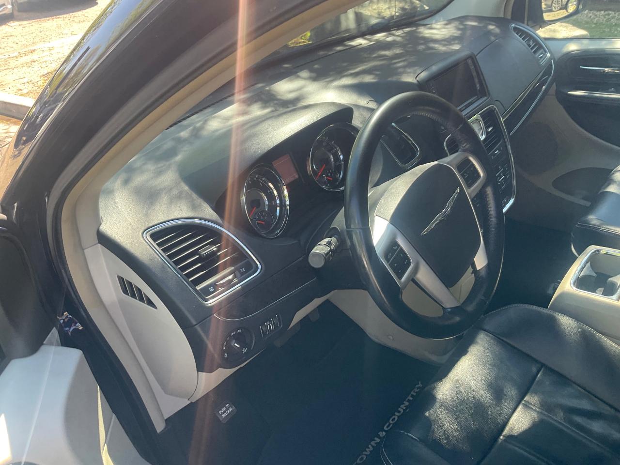 Chrysler Town & Country 4dr Wgn Touring 2014