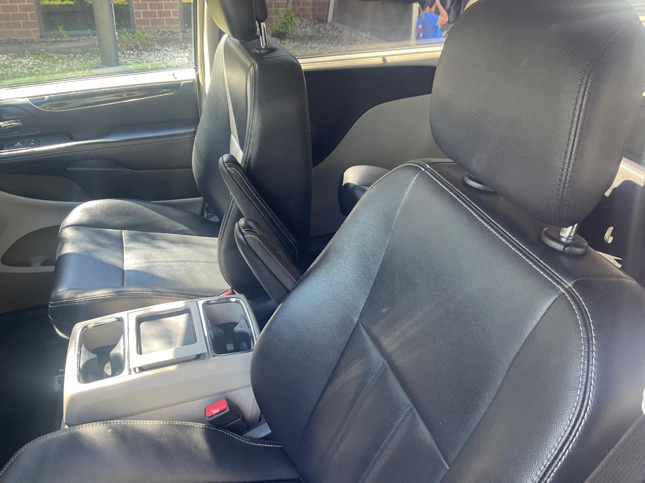 Chrysler Town & Country 4dr Wgn Touring 2014