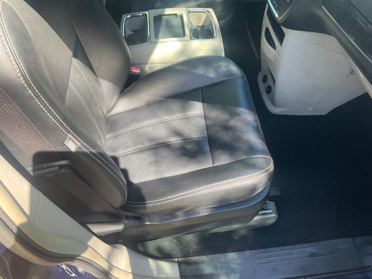 Chrysler Town & Country 4dr Wgn Touring 2014