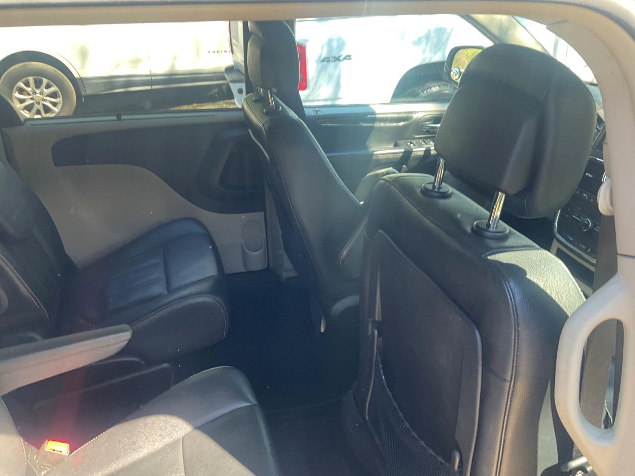 Chrysler Town & Country 4dr Wgn Touring 2014