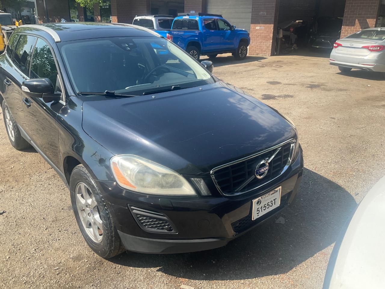 Volvo XC60 4dr 3.2L PZEV 2012