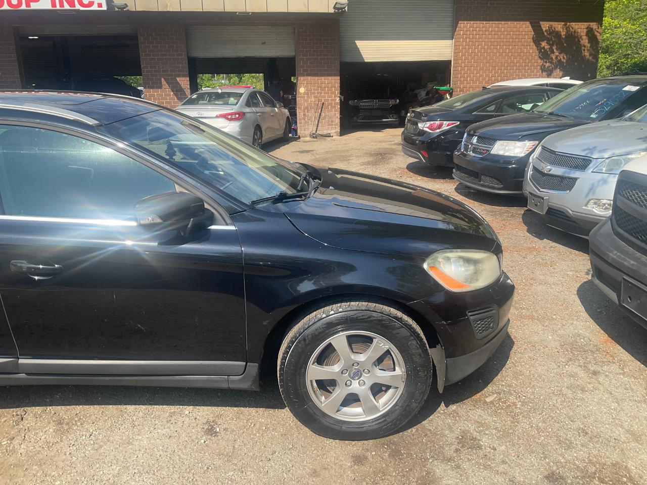 Volvo XC60 4dr 3.2L PZEV 2012