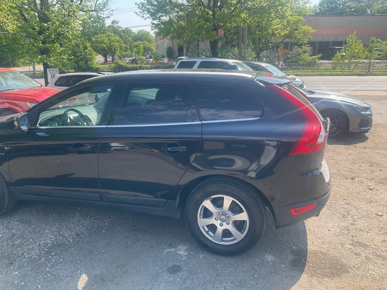 Volvo XC60 4dr 3.2L PZEV 2012