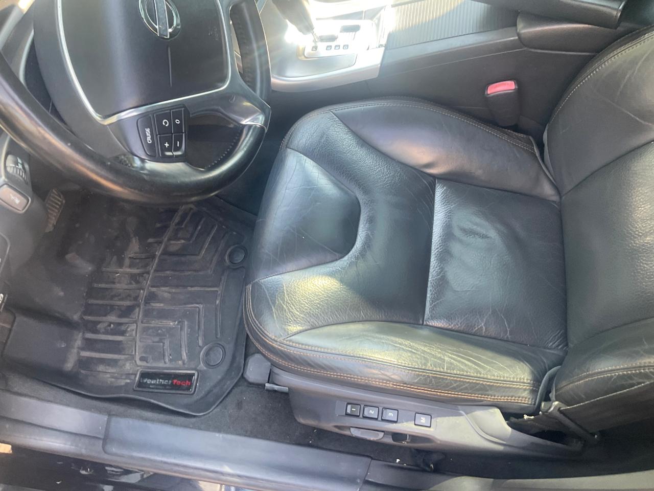 Volvo XC60 4dr 3.2L PZEV 2012