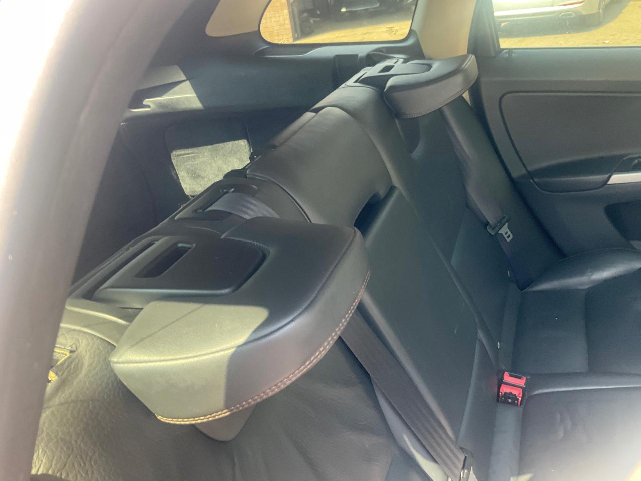 Volvo XC60 4dr 3.2L PZEV 2012