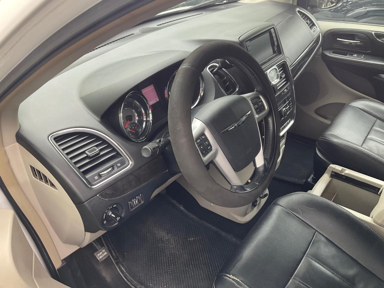 Chrysler Town & Country 4dr Wgn Touring 2016