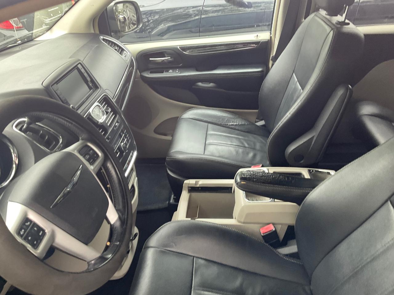 Chrysler Town & Country 4dr Wgn Touring 2016