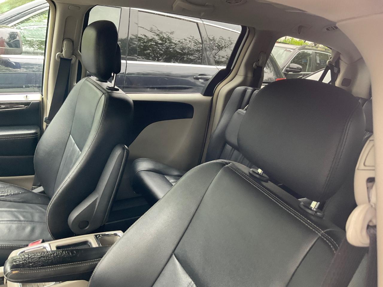 Chrysler Town & Country 4dr Wgn Touring 2016