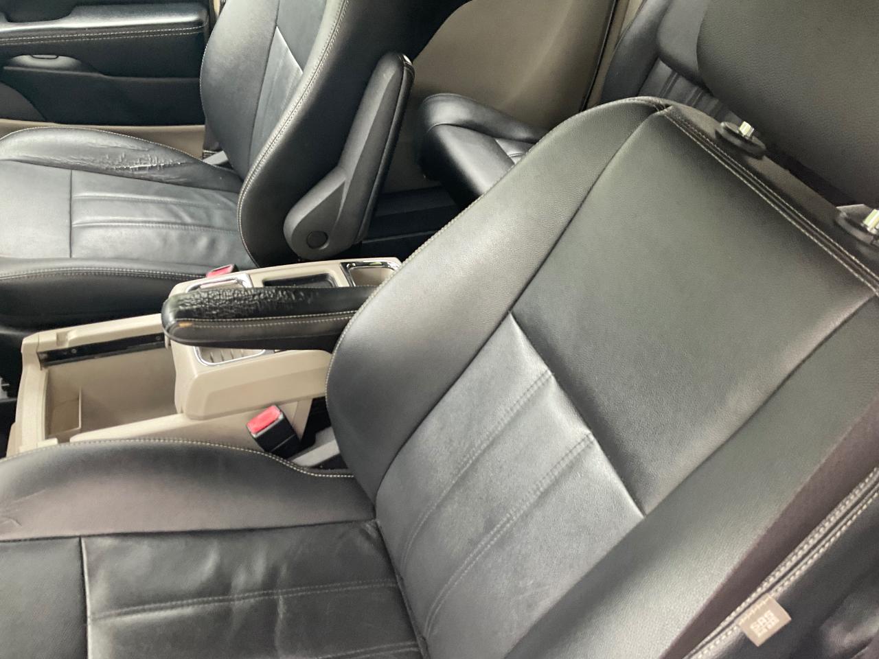 Chrysler Town & Country 4dr Wgn Touring 2016