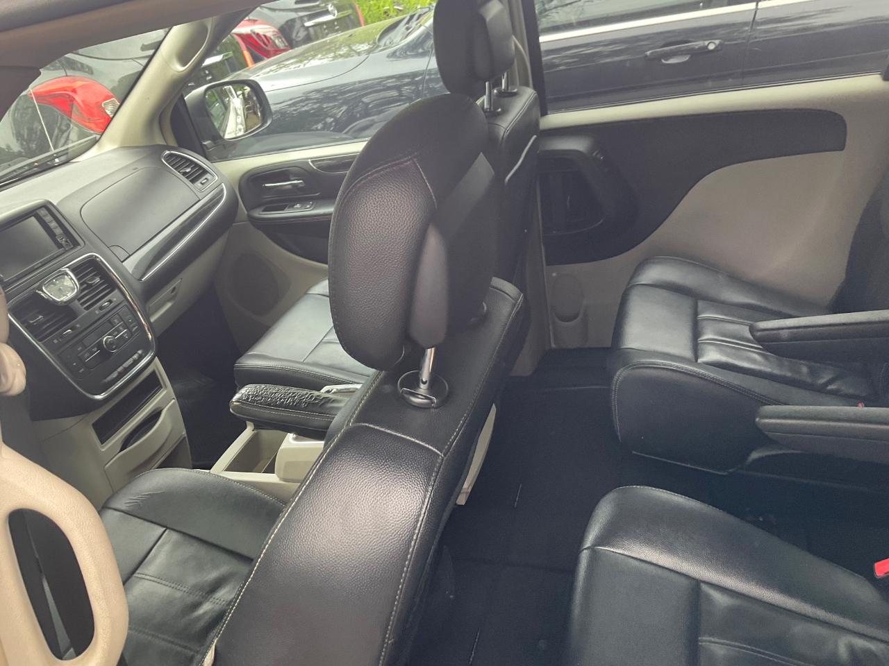 Chrysler Town & Country 4dr Wgn Touring 2016