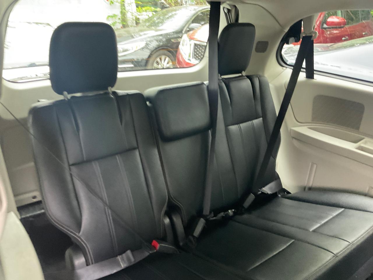 Chrysler Town & Country 4dr Wgn Touring 2016