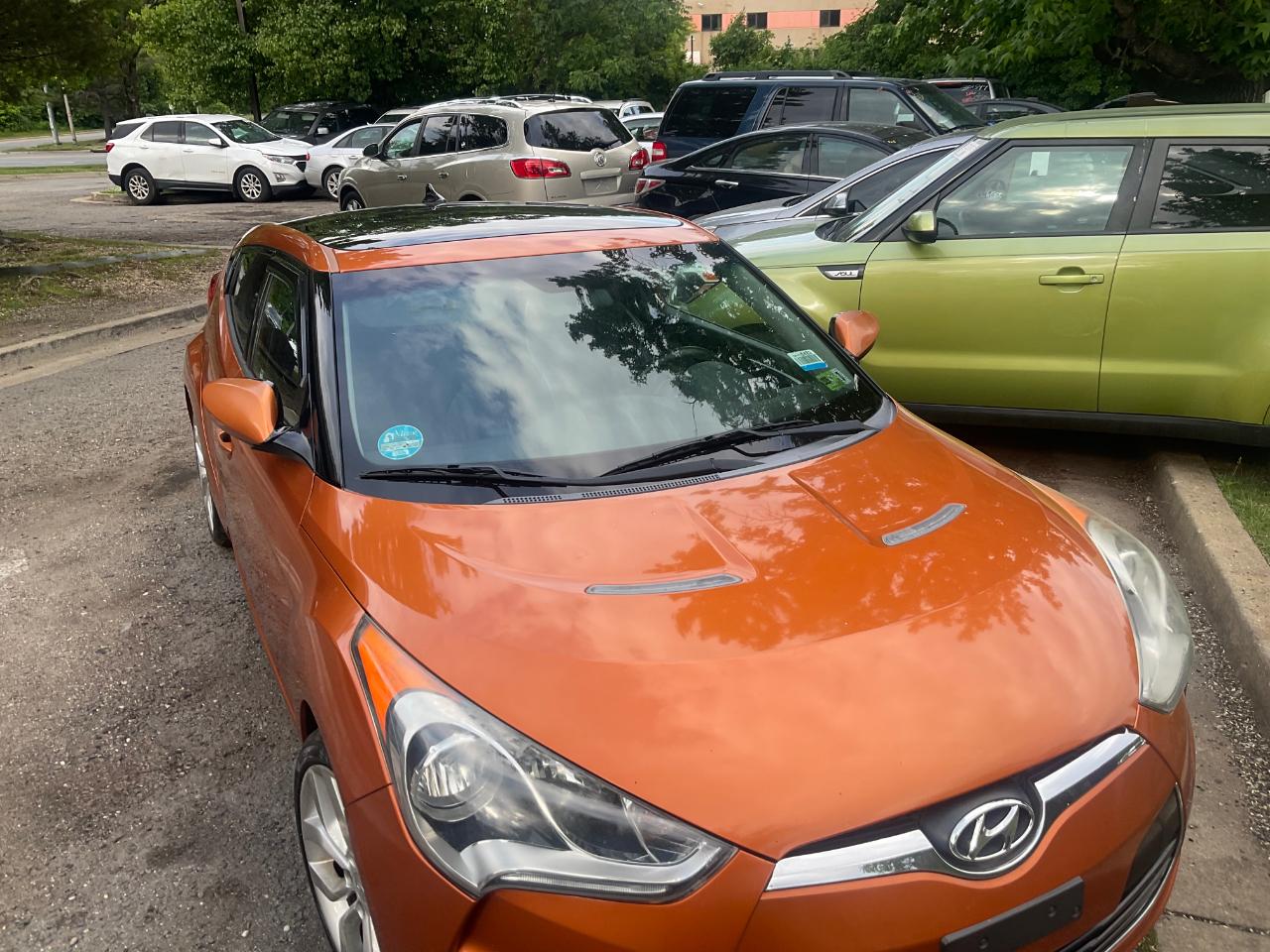 Hyundai Veloster 3dr Cpe Man w/Black Int 2012