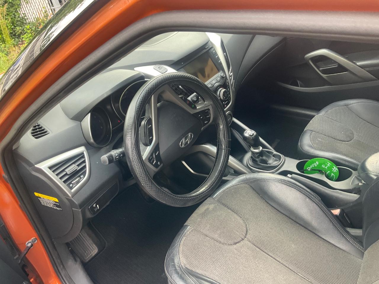Hyundai Veloster 3dr Cpe Man w/Black Int 2012
