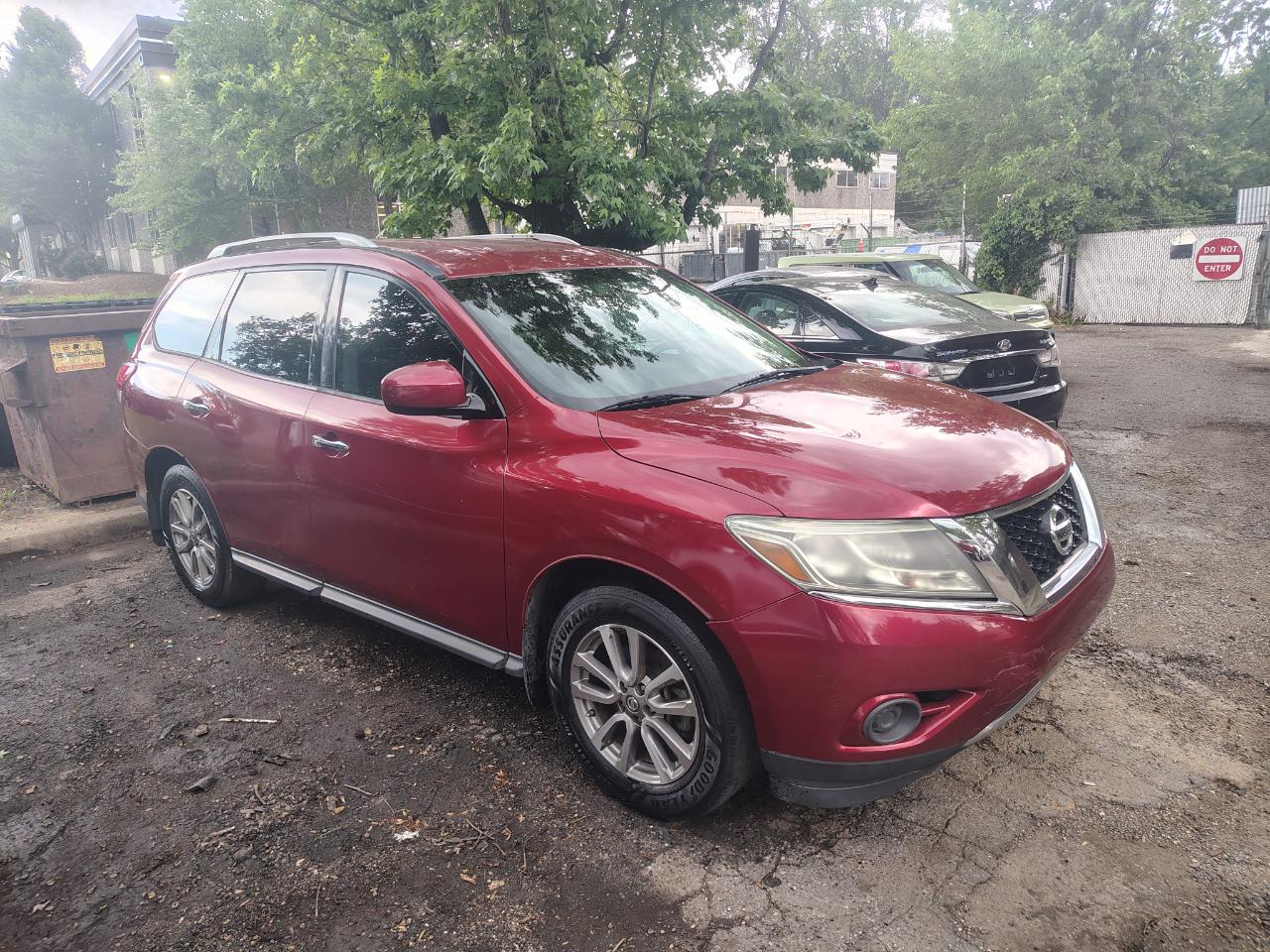Nissan Pathfinder 2WD 4dr SV 2014