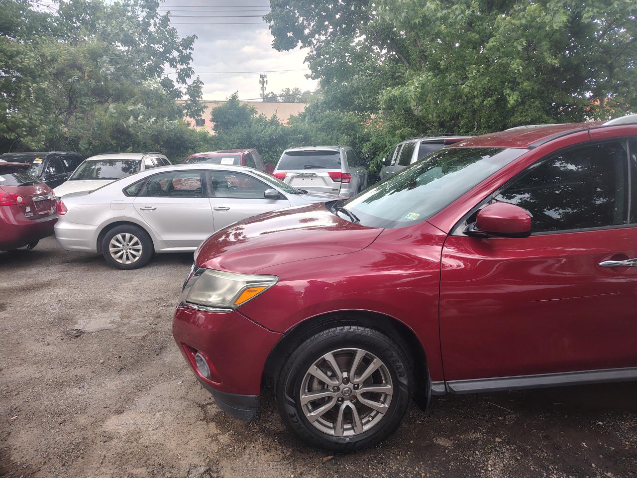 Nissan Pathfinder 2WD 4dr SV 2014