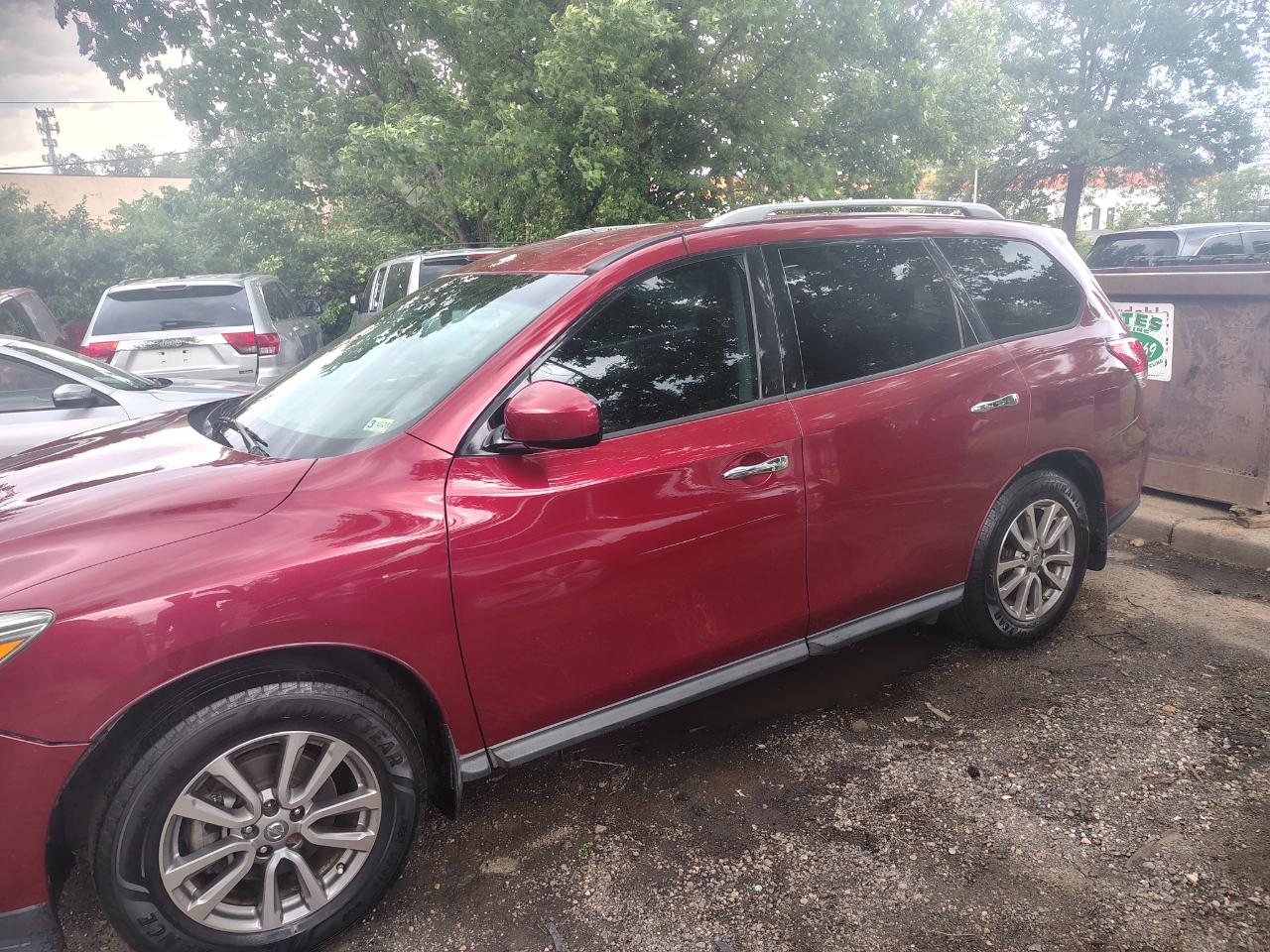 Nissan Pathfinder 2WD 4dr SV 2014