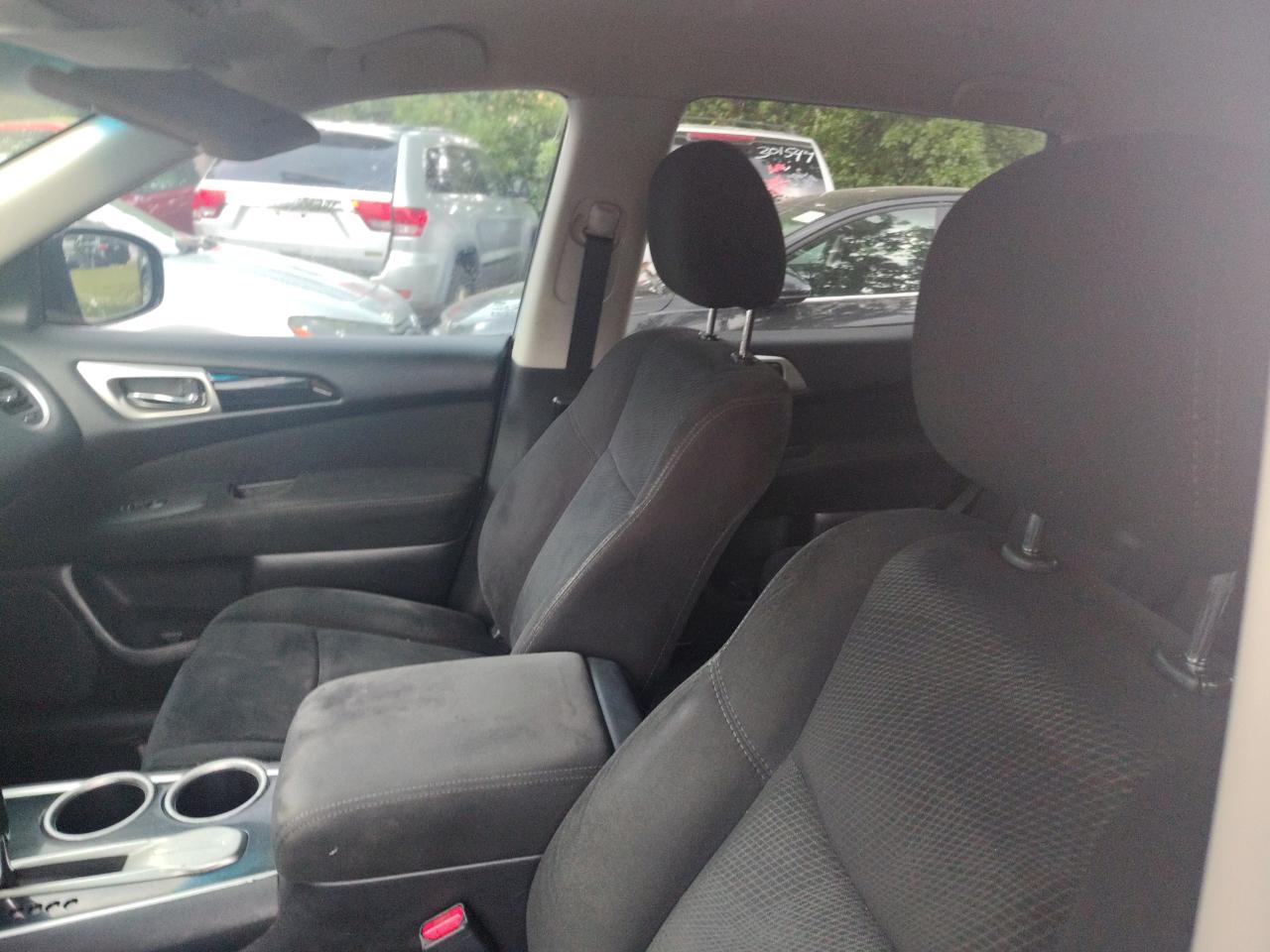 Nissan Pathfinder 2WD 4dr SV 2014