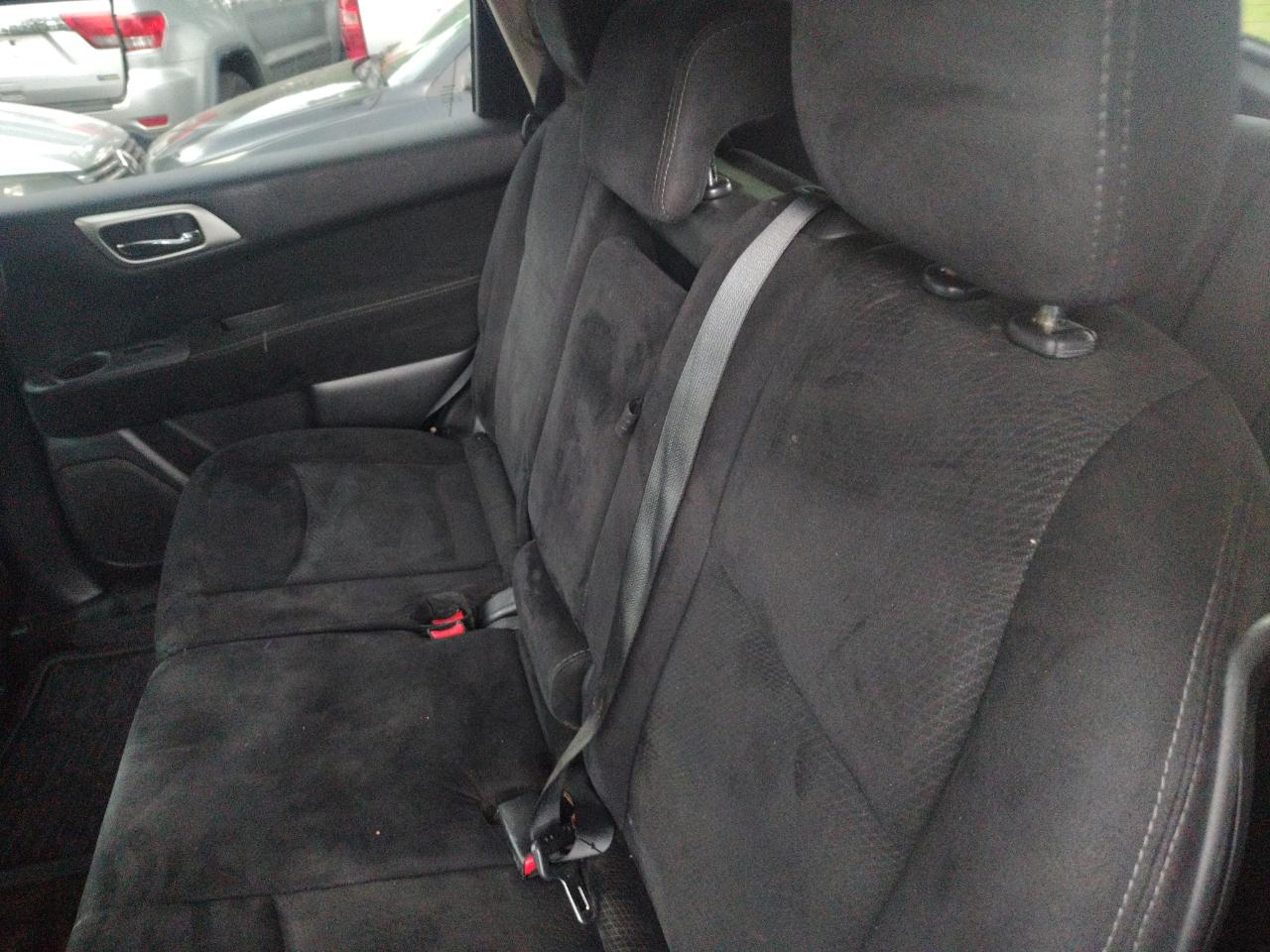 Nissan Pathfinder 2WD 4dr SV 2014
