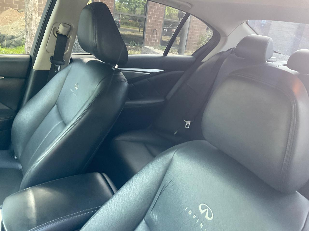 Infiniti Q50 4dr Sdn RWD 2014