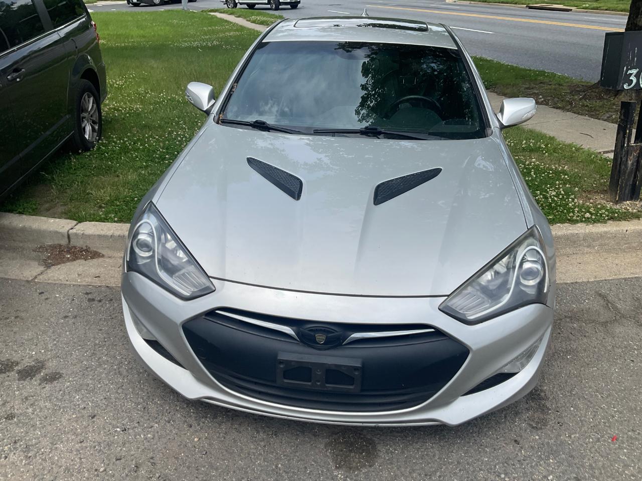 Hyundai Genesis Coupe 2dr V6 3.8L Auto Grand Touring w/Blk Lth 2013
