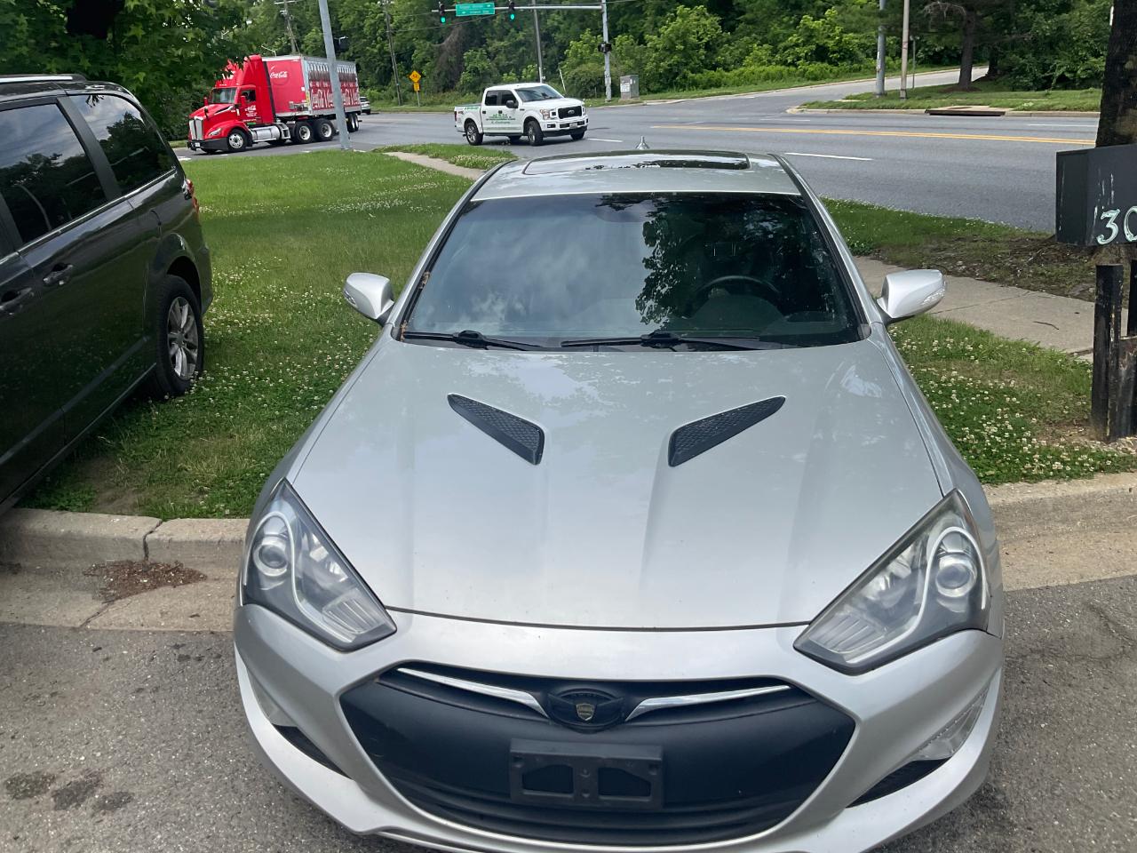 Hyundai Genesis Coupe 2dr V6 3.8L Auto Grand Touring w/Blk Lth 2013