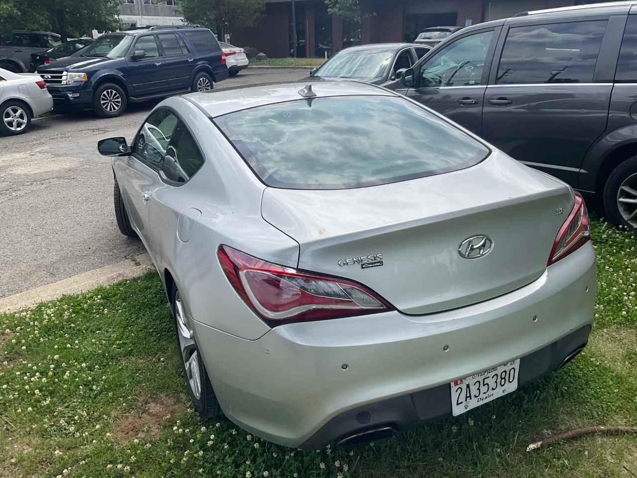 Hyundai Genesis Coupe 2dr V6 3.8L Auto Grand Touring w/Blk Lth 2013