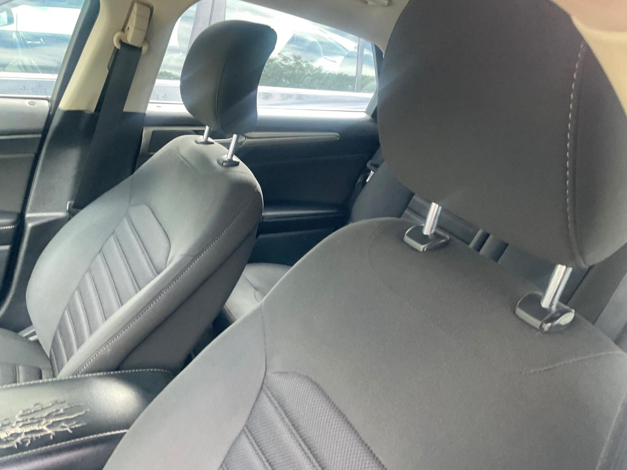 Ford Fusion SE FWD 2019