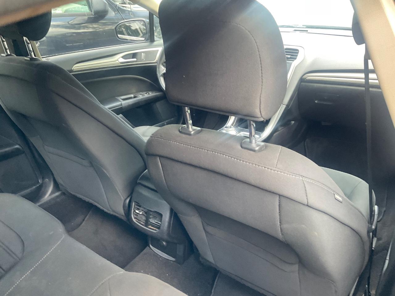 Ford Fusion SE FWD 2019