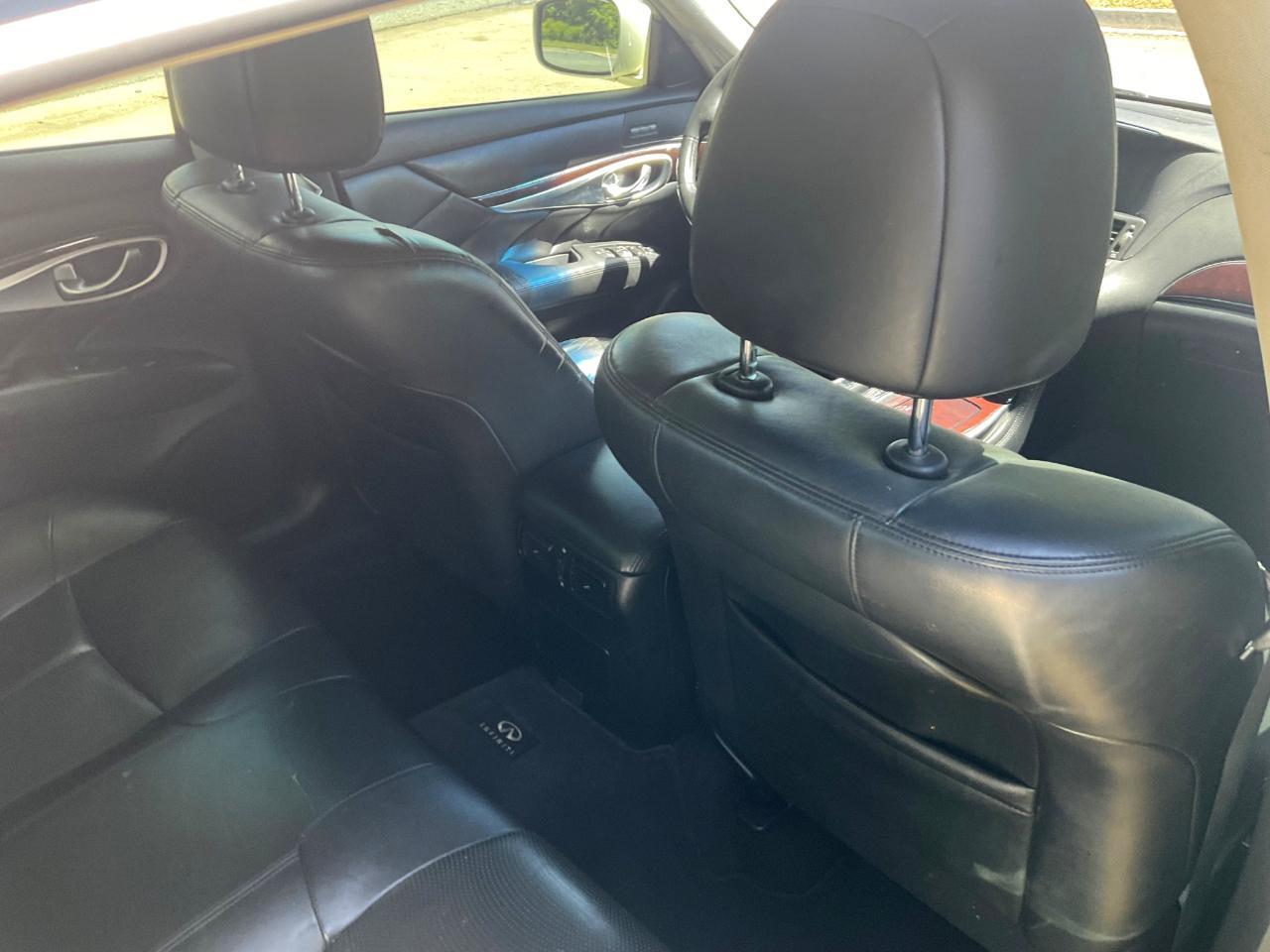 Infiniti M37 4dr Sdn AWD 2012