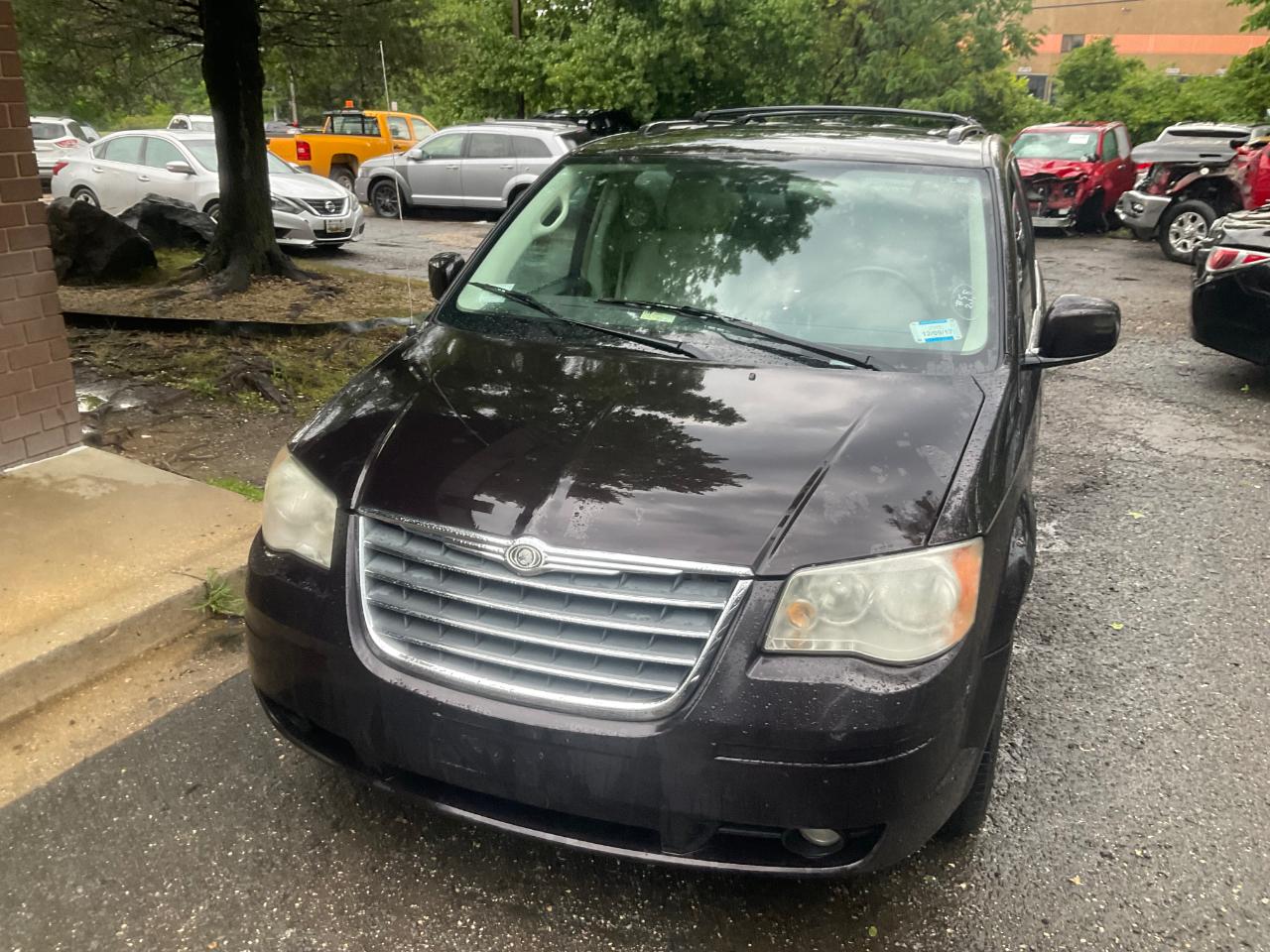 Chrysler Town & Country 4dr Wgn Touring Plus 2010