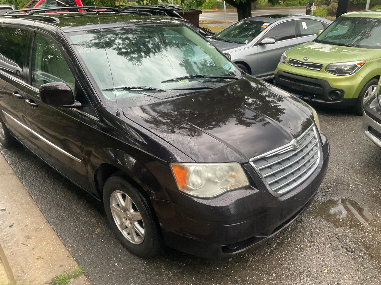 Chrysler Town & Country 4dr Wgn Touring Plus 2010