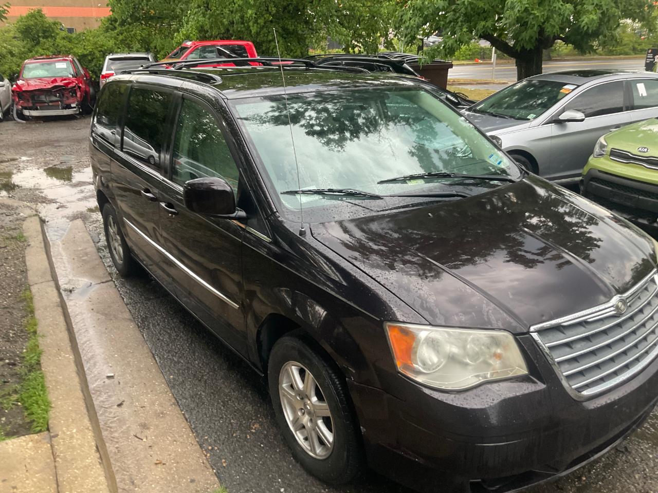 Chrysler Town & Country 4dr Wgn Touring Plus 2010